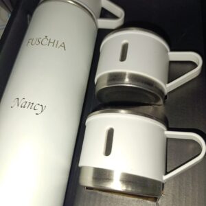 Termo cafetero con tazas